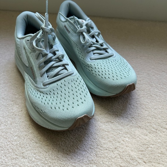 Brooks Blue Athletic Shoes with DNA Cushioning - Picture 2 of 6